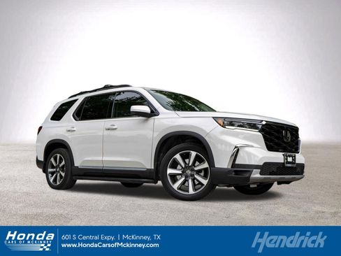 Used 2025 Honda Pilot Elite image 1