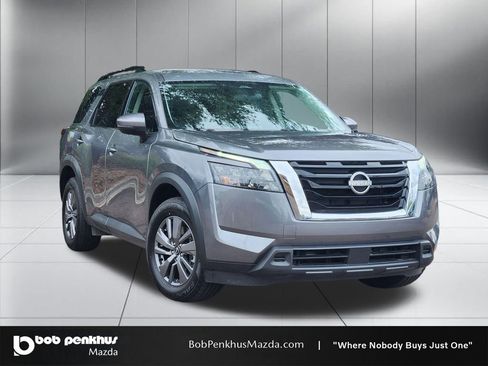 Used 2025 Nissan Pathfinder SV FWD image 1