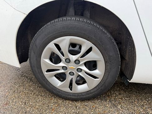 Used 2019 Chevrolet Cruze LS image 10