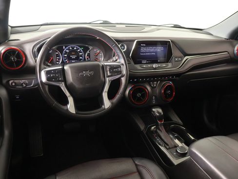 Used 2019 Chevrolet Blazer RS w/ Sun and Wheels Package FWD image 2