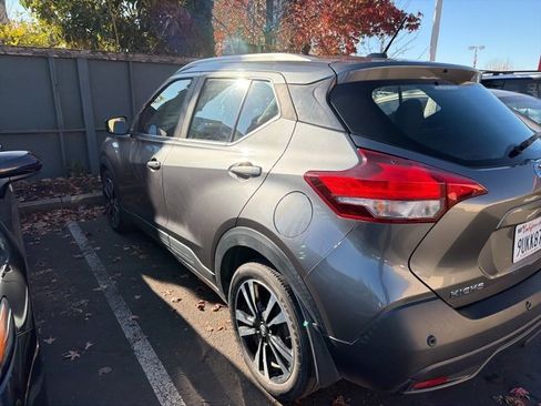 Used 2020 Nissan Kicks SV image 9