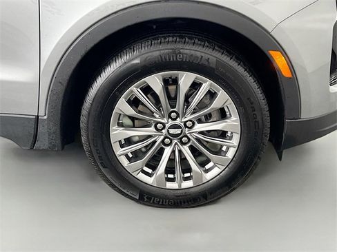 Used 2024 Cadillac XT4 Premium Luxury image 35