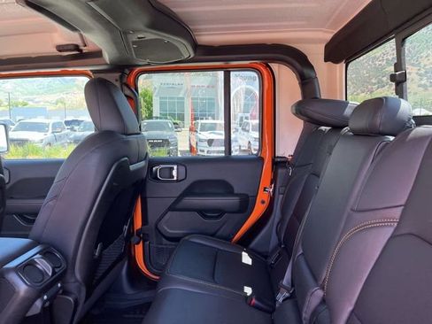 New 2025 Jeep Gladiator Sport w/ Premium Package image 16