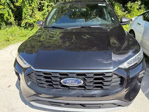Used 2025 Ford Escape ST-Line FWD image 2