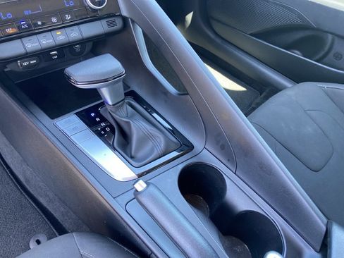 Used 2024 Hyundai Elantra SEL FWD image 36