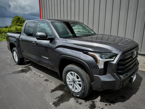 Certified 2025 Toyota Tundra SR5 AWD/4WD image 1