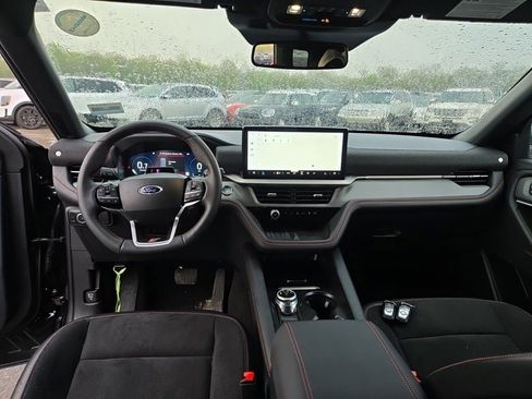 Used 2025 Ford Explorer ST AWD/4WD image 6