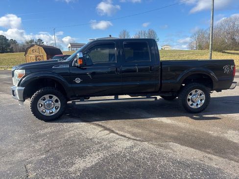 Used 2015 Ford F250 Lariat w/ Chrome Package image 5