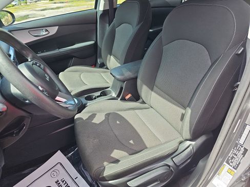 Used 2023 Kia Forte LXS FWD image 17