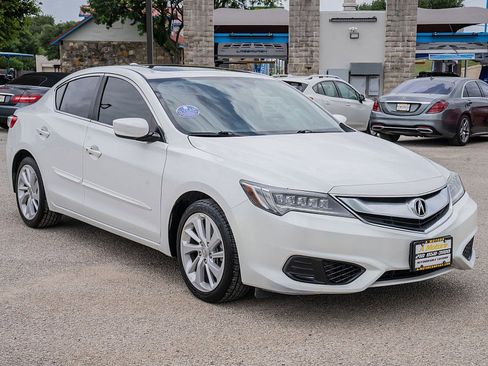 Used 2018 Acura ILX FWD image 3