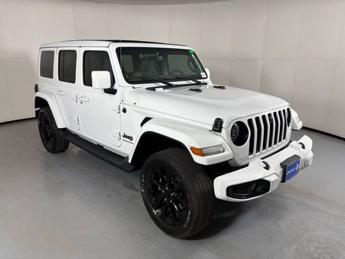 Used 2023 Jeep Wrangler Unlimited Sahara image 2