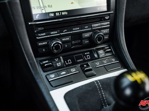 Used 2016 Porsche Cayman GT4 image 19