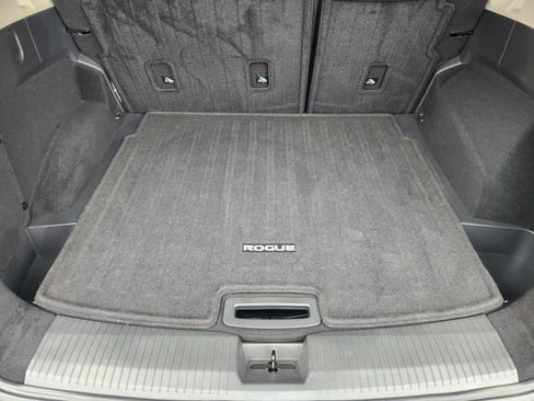 Used 2023 Nissan Rogue SV FWD image 31