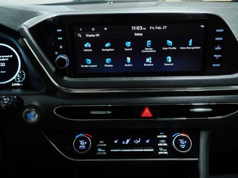 Certified 2023 Hyundai Sonata SEL w/ Convenience Package image 17