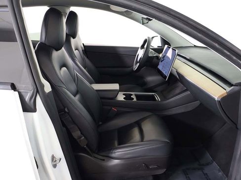 Used 2021 Tesla Model Y Long Range image 35
