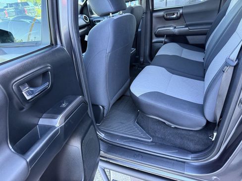 Certified 2021 Toyota Tacoma TRD Off-Road w/ Technology Package AWD/4WD image 17