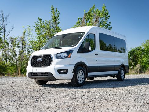 Used 2024 Ford Transit 350 XLT RWD image 3