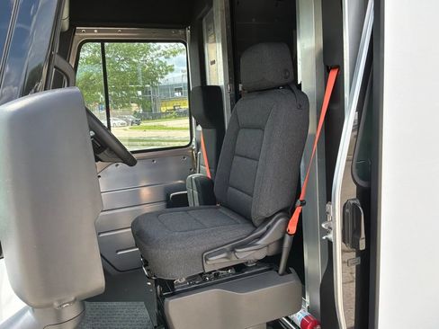 Used 2024 Chevrolet Brightdrop 600 w/ Commercial Equipment Package AWD/4WD image 10