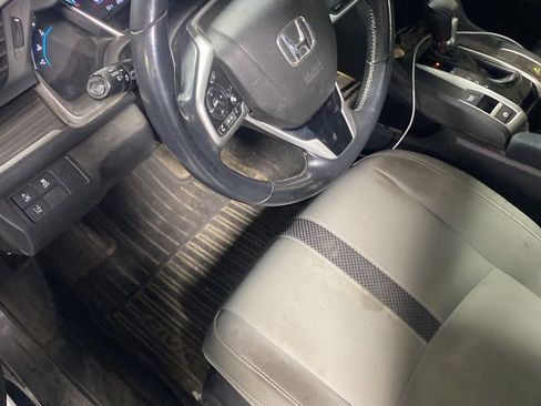 Used 2019 Honda Civic EX image 4