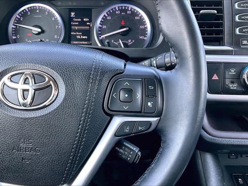 Used 2019 Toyota Highlander Limited image 25