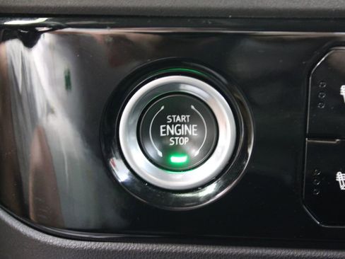 Used 2023 GMC Sierra 1500 Elevation image 12