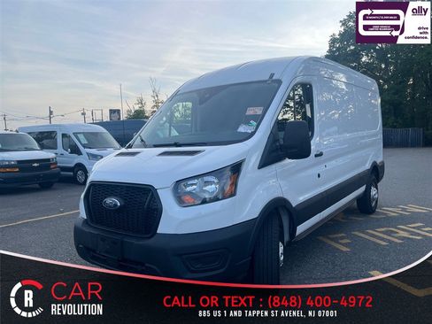 Used 2023 Ford Transit 250 Medium Roof AWD image 3
