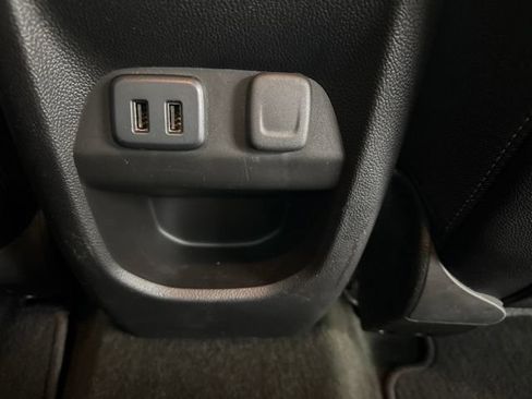 Used 2016 Chevrolet Colorado Z71 AWD/4WD image 31