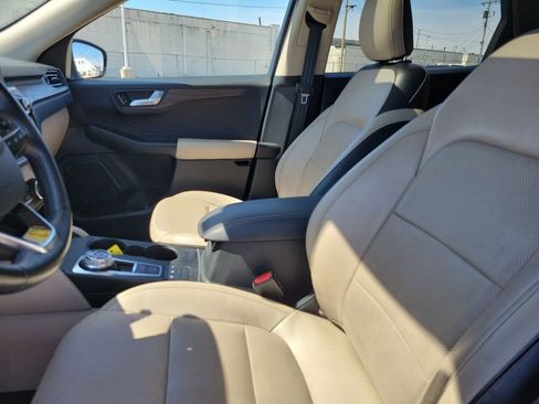 Used 2020 Ford Escape Titanium w/ Titanium Premium Package 2.0 AWD/4WD image 21