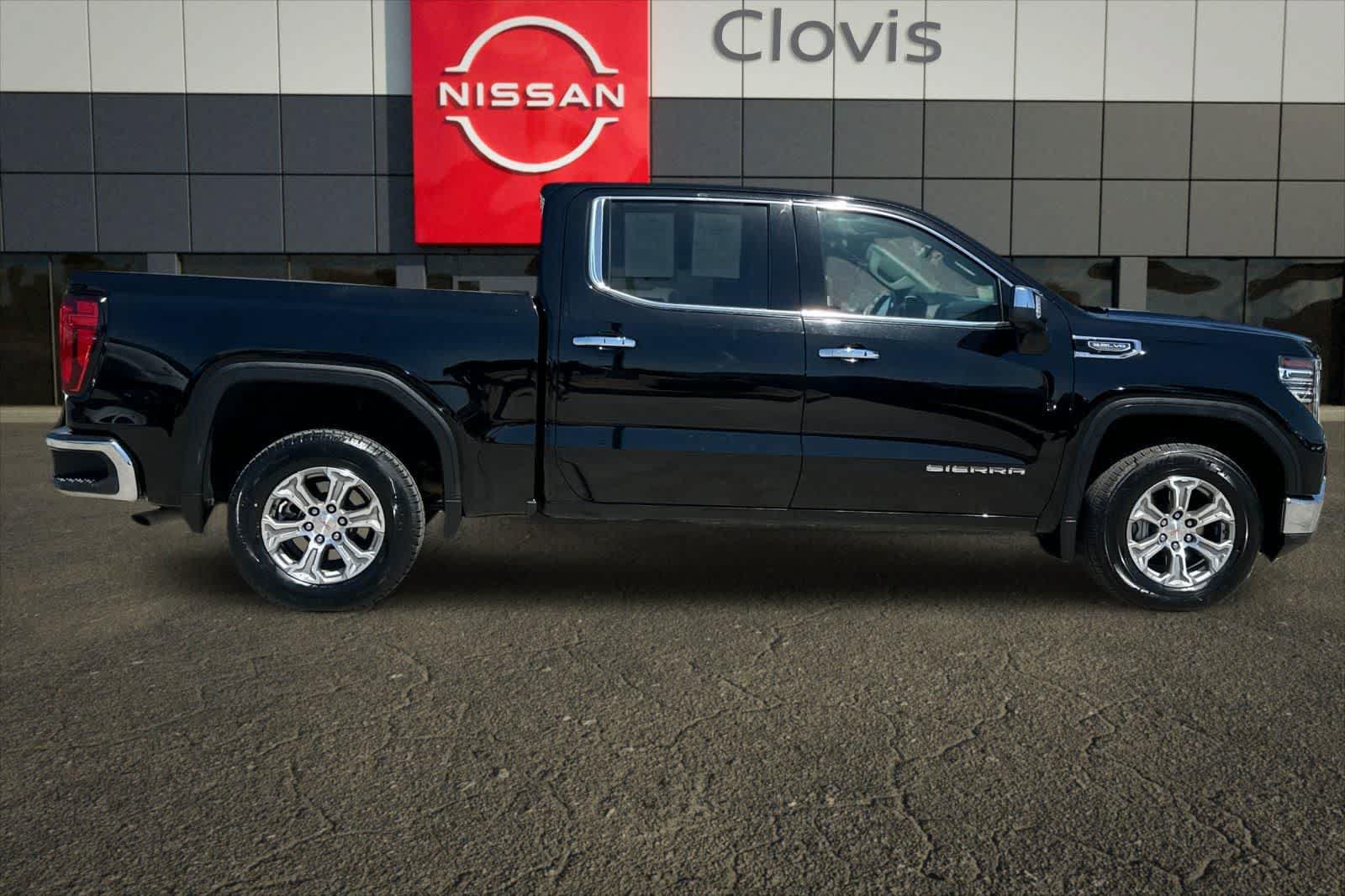 Used 2025 GMC Sierra 1500 SLT RWD image 9