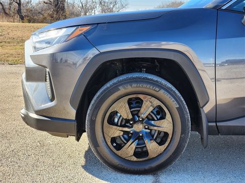 Used 2023 Toyota RAV4 LE image 8