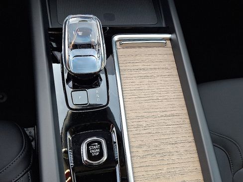 New 2026 Volvo XC60 B5 Plus w/ Protection Package Premier image 10