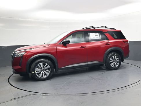 New 2026 Nissan Pathfinder SL image 8