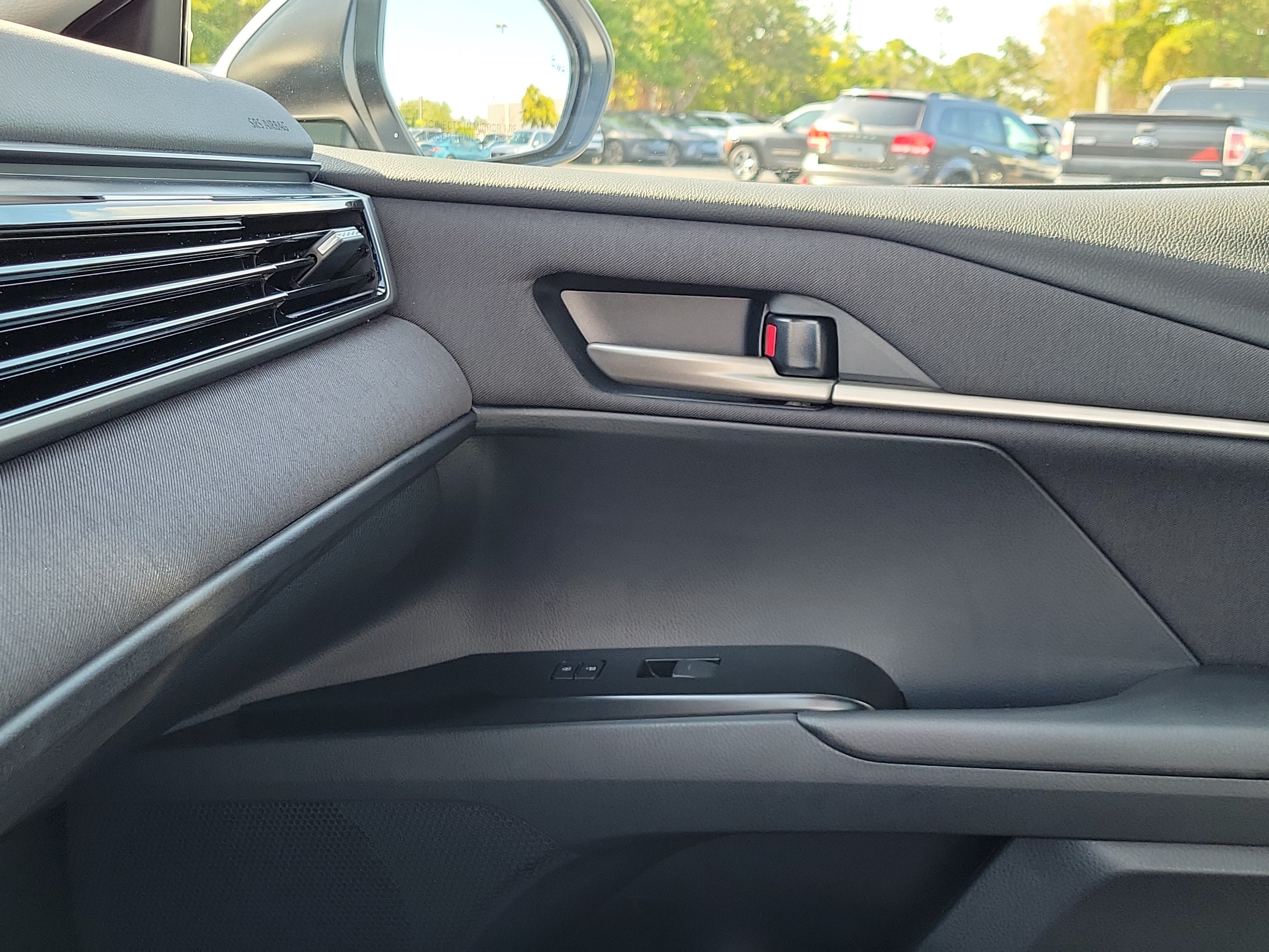 Used 2026 Toyota Camry LE FWD image 29