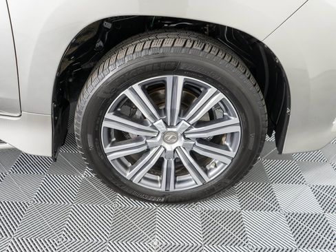 Used 2016 Lexus LX 570 4WD w/ Luxury Package image 37