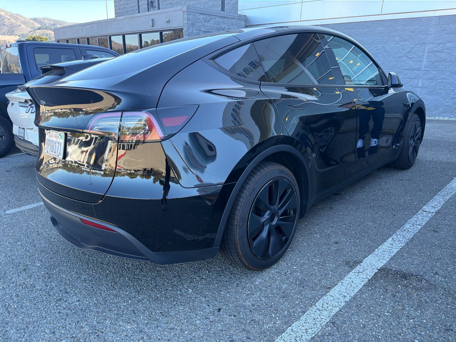 Used 2024 Tesla Model Y Long Range AWD/4WD image 7