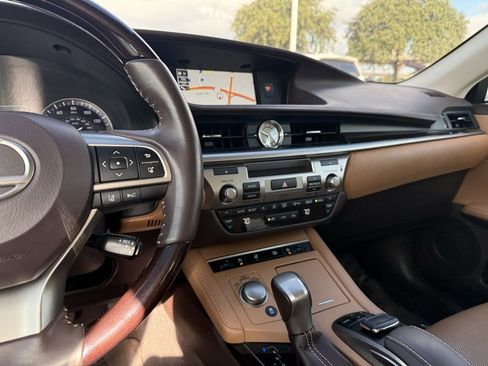 Used 2017 Lexus ES 350 image 12