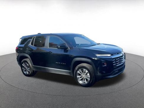 Used 2025 Chevrolet Equinox LT image 2