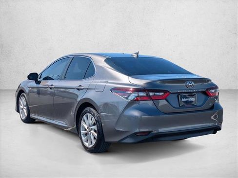 Used 2021 Toyota Camry LE w/ Carpet Mat Package (TMS) FWD image 8