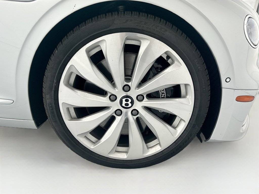 Used 2026 Bentley Flying Spur V8 AWD/4WD image 31