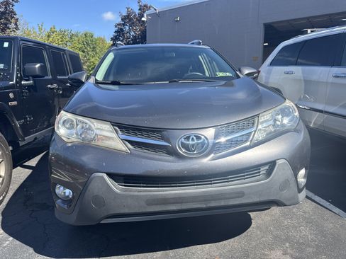 Used 2013 Toyota RAV4 XLE image 2