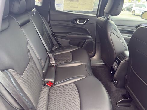 New 2026 Jeep Compass Latitude image 25