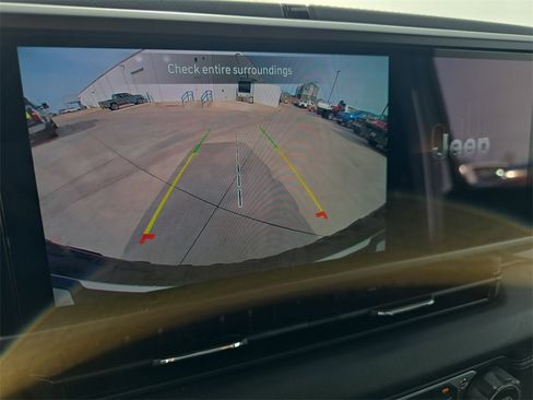 Used 2024 Jeep Wrangler Unlimited Rubicon image 24