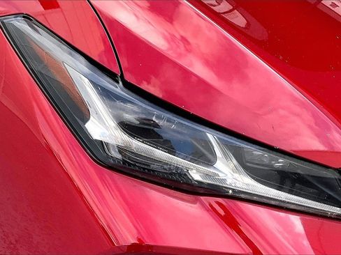 Used 2021 Toyota Avalon Limited image 27