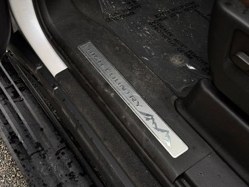 Used 2021 Chevrolet Tahoe High Country AWD/4WD image 9