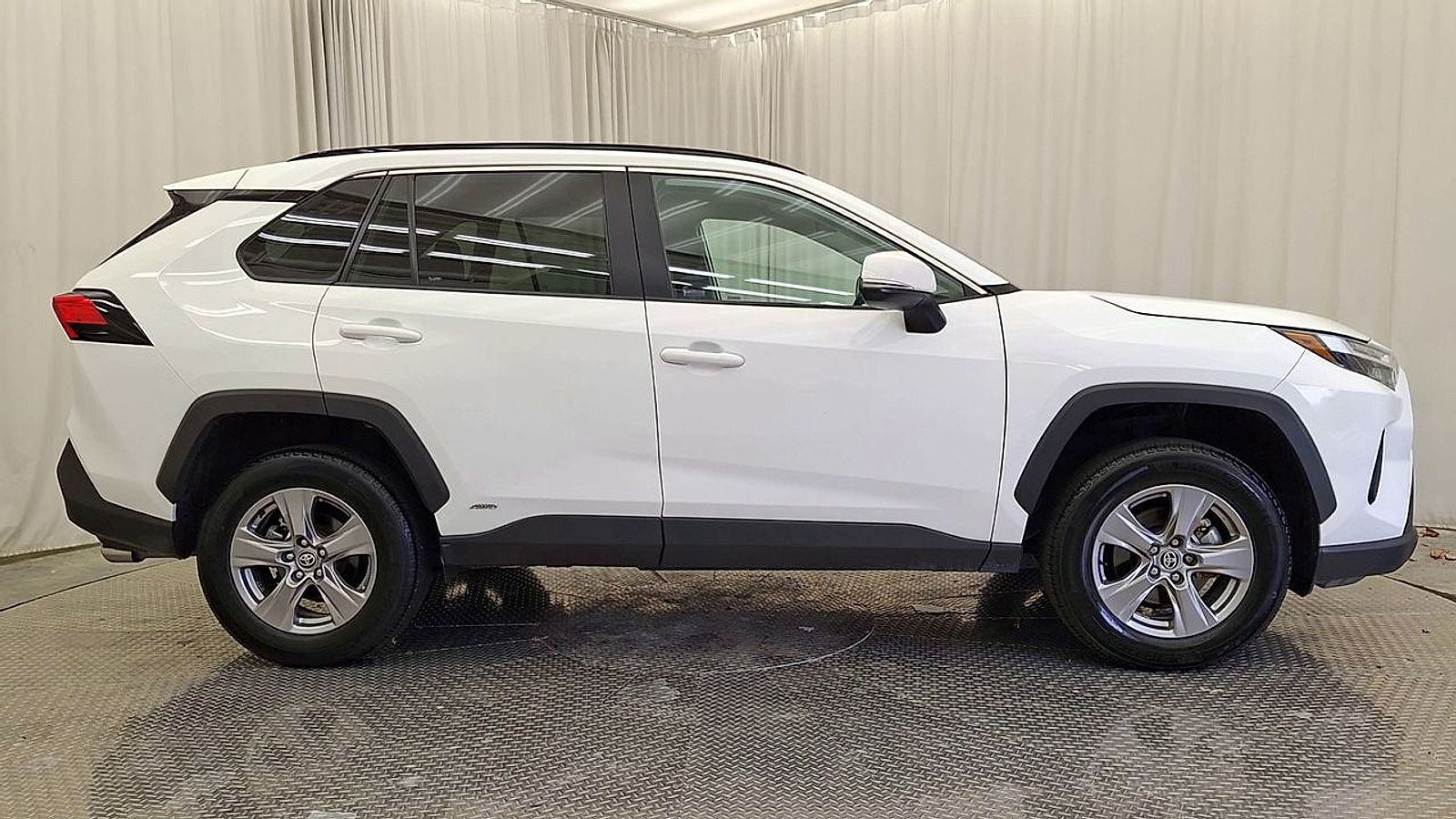 Certified 2025 Toyota RAV4 XLE AWD/4WD image 7