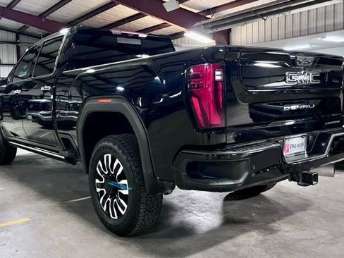 Used 2024 GMC Sierra 2500 Denali Ultimate image 7