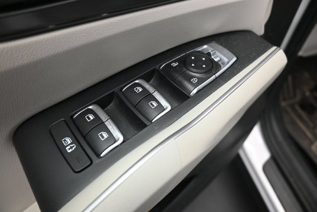Used 2026 Kia Sorento S FWD image 11