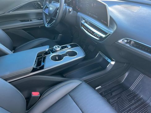 Used 2026 Cadillac Lyriq Luxury w/ LPO, Floor Liner Package RWD image 18