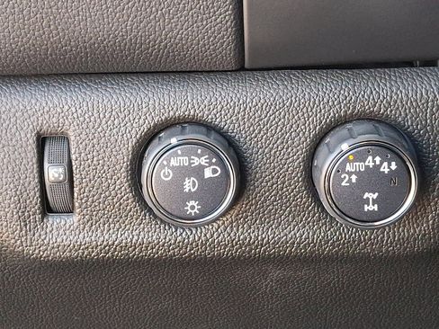 Used 2021 Chevrolet Colorado LT w/ Safety Package image 24