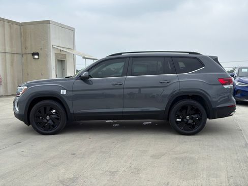 New 2026 Volkswagen Atlas SE FWD image 6